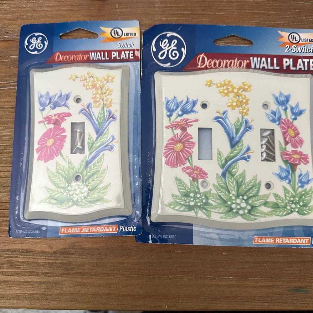 Vintage light plates cottage core floral set of 2